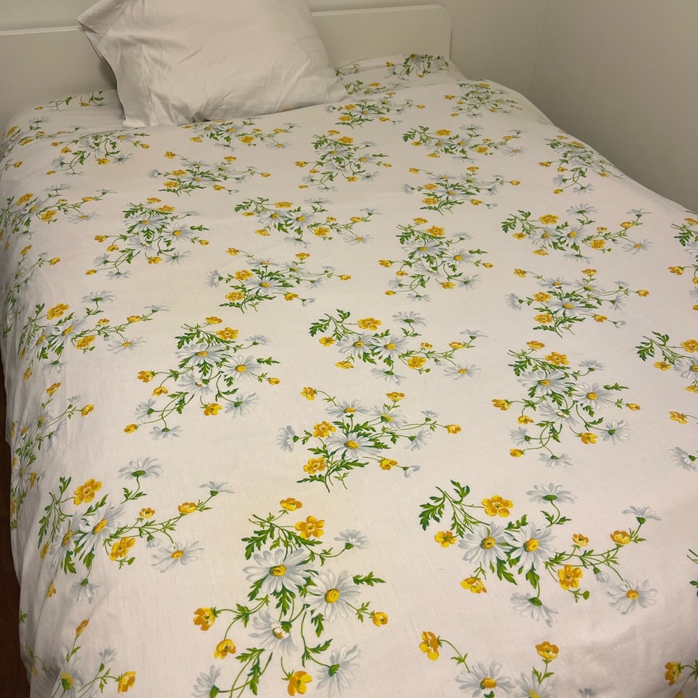 Vintage flowered white yellow and green top sheet for double bed made in Canada